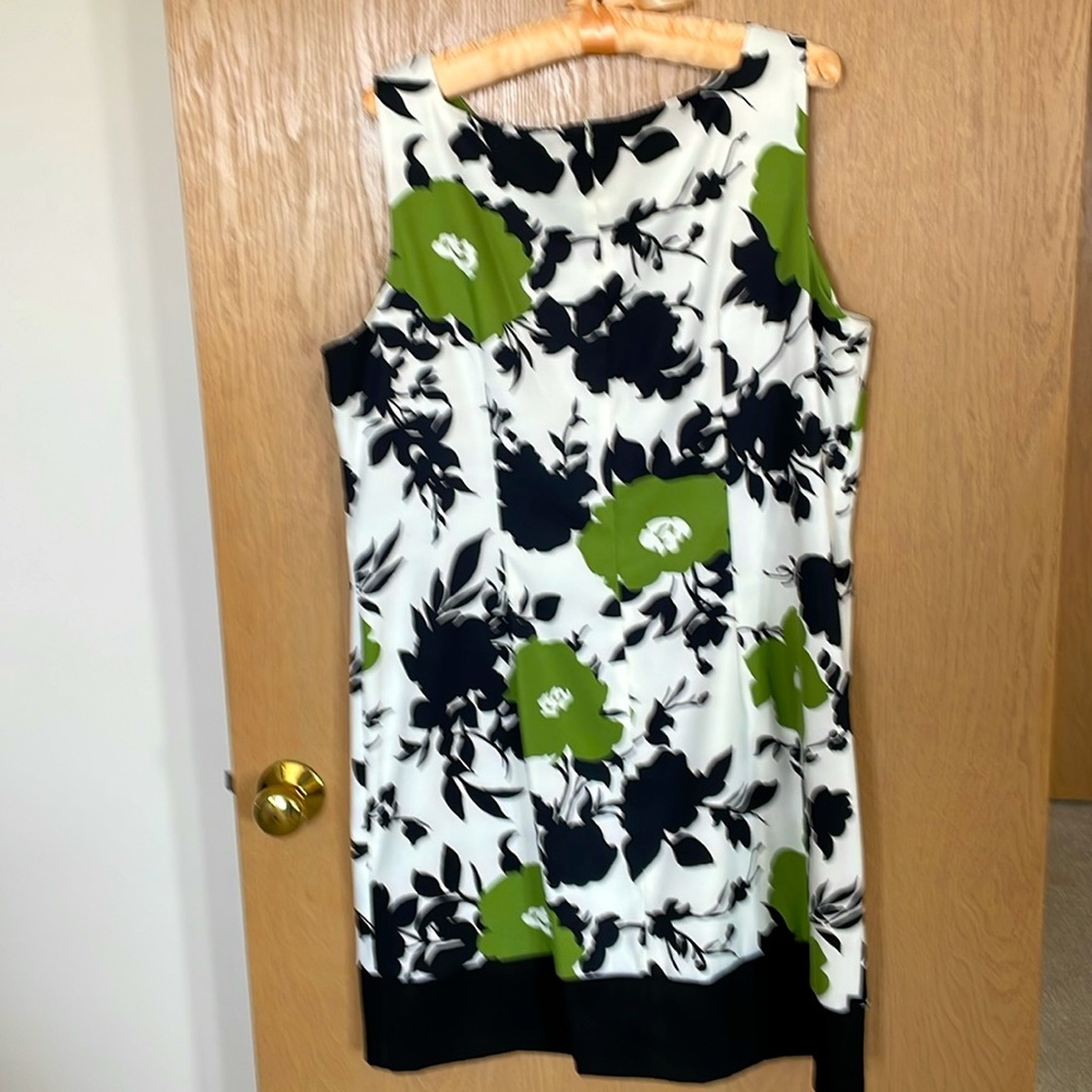 Alyx floral shift dress. Size 18. - Picture 2 of 3